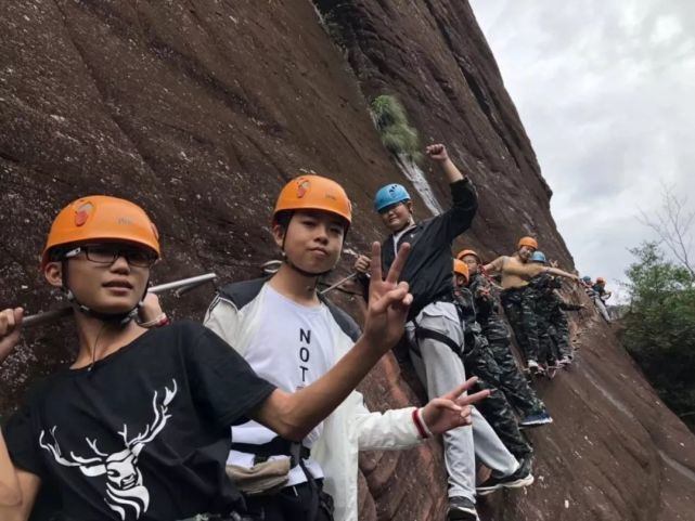 香格里拉研學(xué)旅行營