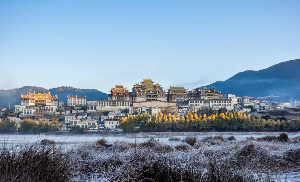 初冬的松贊林寺你一定不要錯過