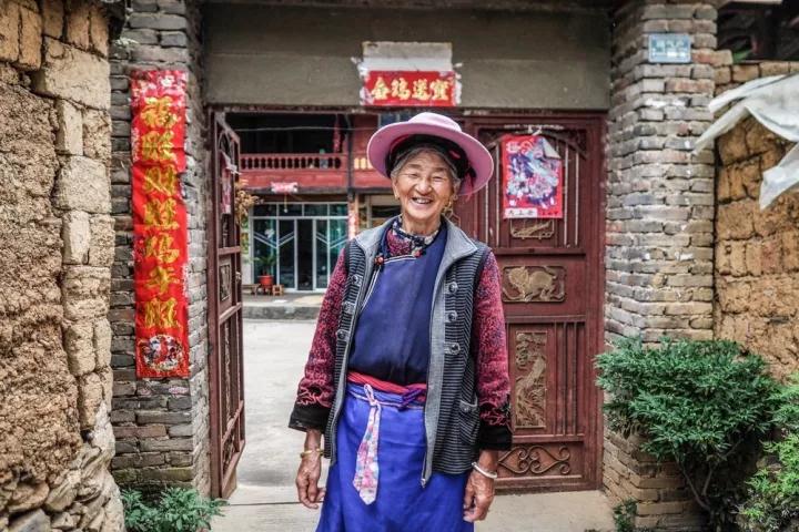 去哈達(dá)村人家里磨豆腐