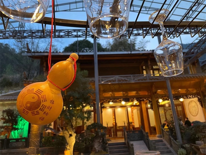香格里拉市虎跳峽鎮(zhèn)橋緣農(nóng)莊餐廳