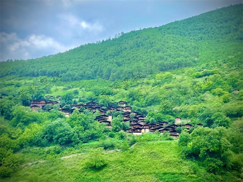 香格里拉網紅公路打卡戶外騎行團建