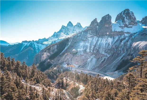香格里拉旅游定制：不赴北國亦有雪鄉 世界的香格里拉約你赴一場2022年的冰雪之約
